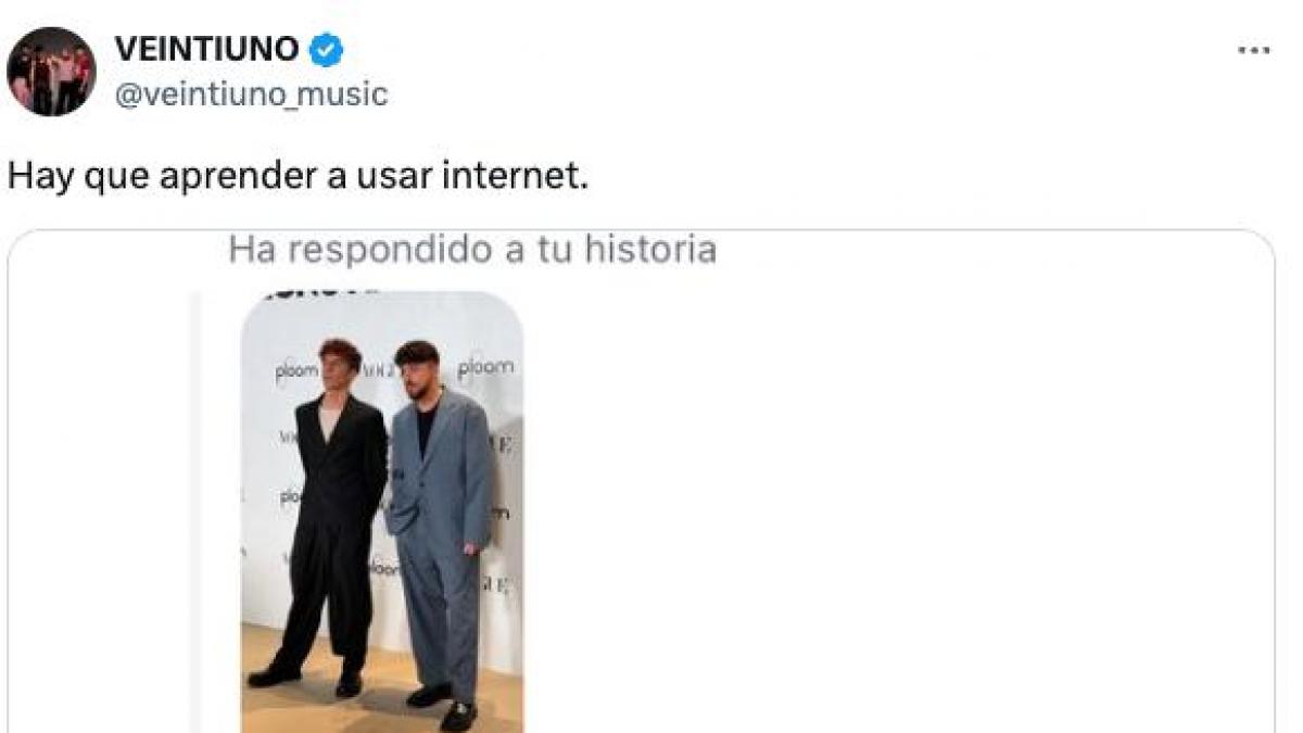 El grupo musical Veintiuno enseña el mensaje que le enviaron por error: un &quot;tierra, trágame&quot; de manual