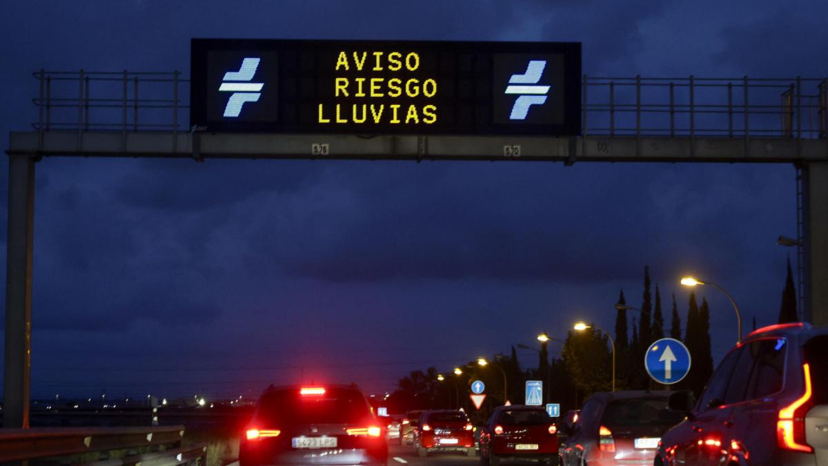 ¿Puedo no ir a trabajar si hay declarada emergencia por situación meteorológica? Lo que avisa la Generalitat