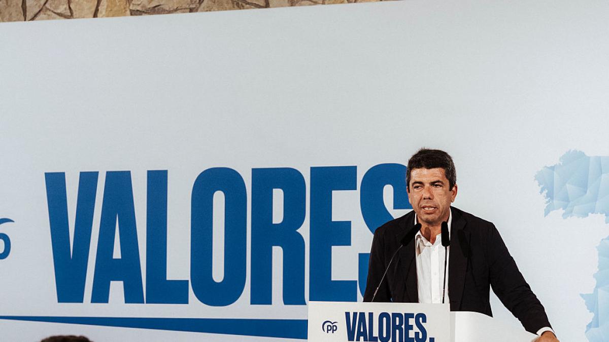 ¿Qué hizo Carlos Mazón? ¿Por qué se envió tan tarde la alerta? Los vacíos del president un año después de la tragedia de la dana