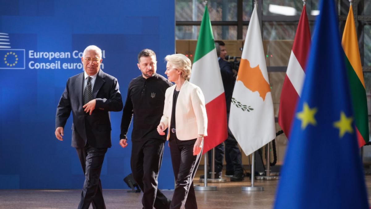 La UE aprueba el 19º paquete de sanciones contra Rusia, que veta el gas ...