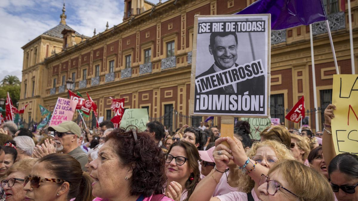 Las afectadas por los fallos en los cribados del cáncer de mama demandarán en los juzgados a la Junta de Andalucía