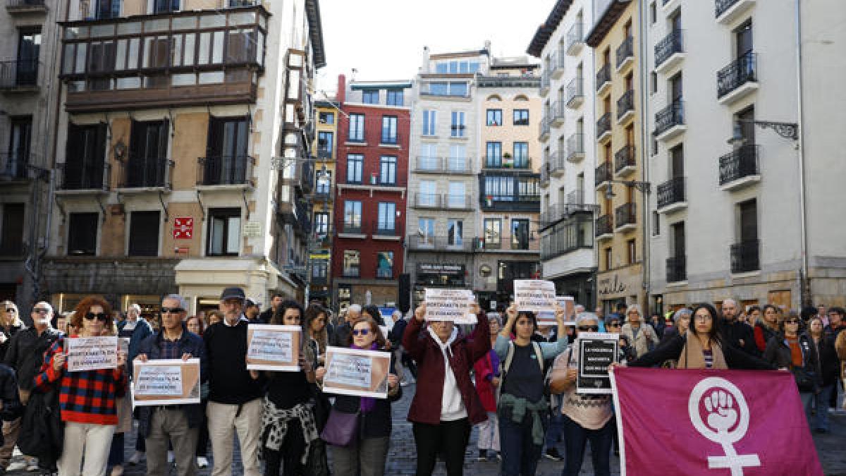 Los cuatro detenidos por la violación a una joven en Pamplona ingresan en prisión provisional y sin fianza