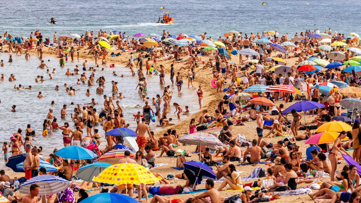 En Reino Unido se preguntan cómo esta isla de Canarias logró  huir  del turismo masivo de otras zonas de España