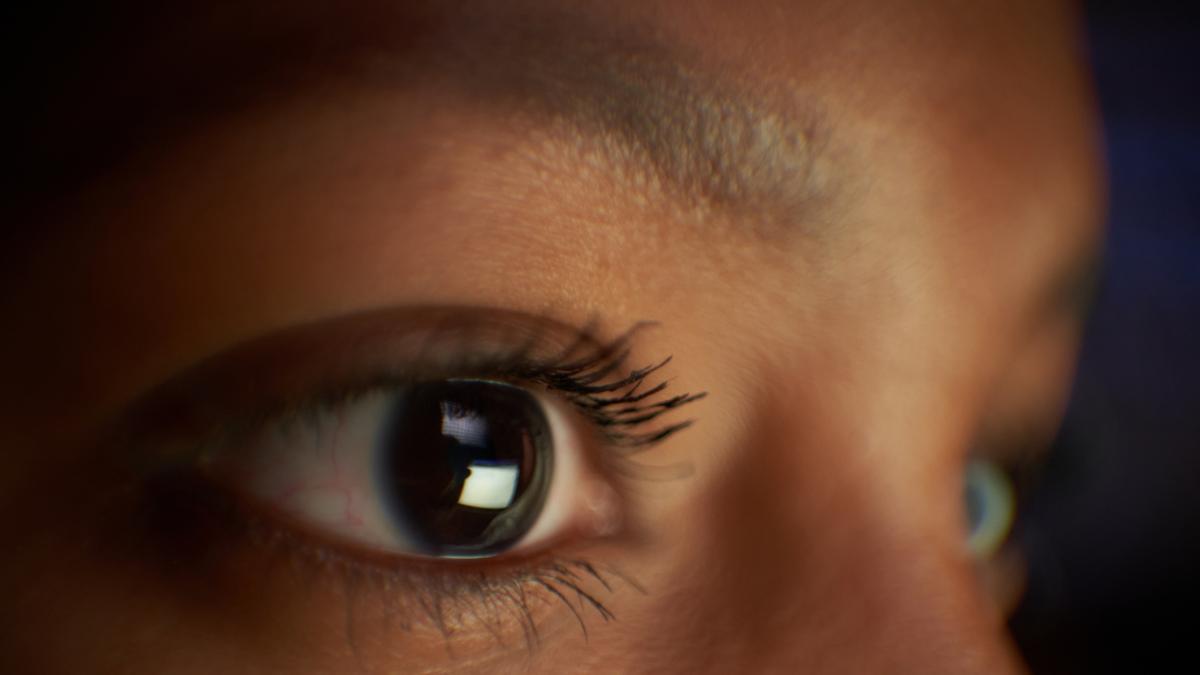 Éxito de un robot al realizar la primera cirugía de cataratas en humanos