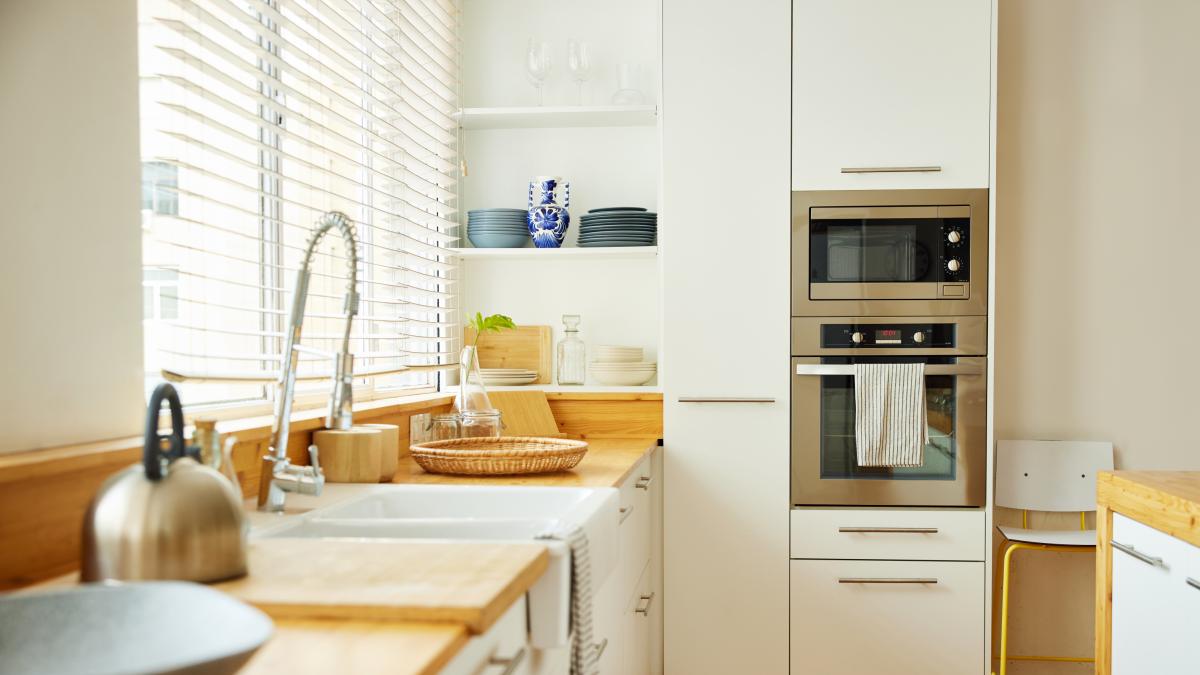 Una organización recibe 8 millones de euros para acoger personas en riesgo y se lo gasta en tres cocinas, un generador y una página web