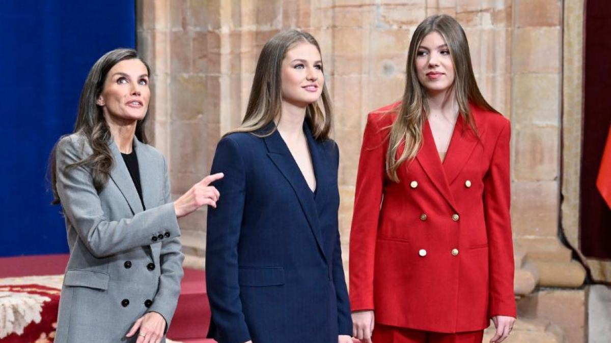 El cambio de Letizia y el ejemplo para Leonor y Sofía: así se ha convertido el traje en el uniforme de la familia real