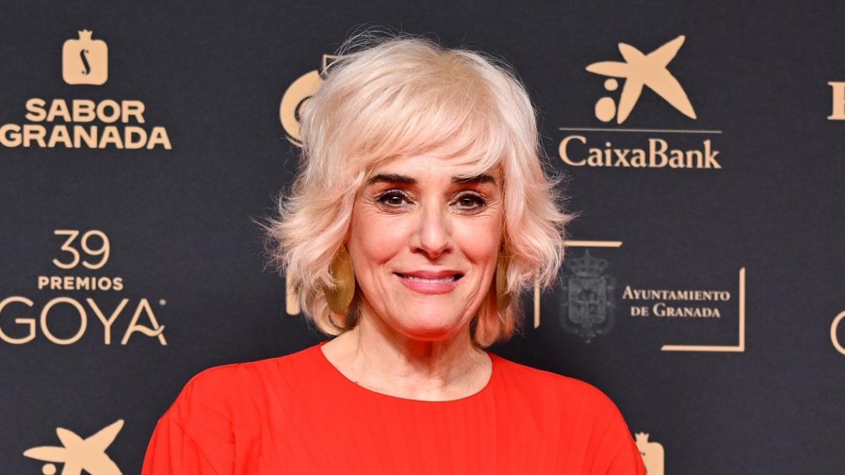 Dicen que "con Franco no había ni aborto ni eutanasia": Anabel Alonso lo lee y arrasa con su respuesta