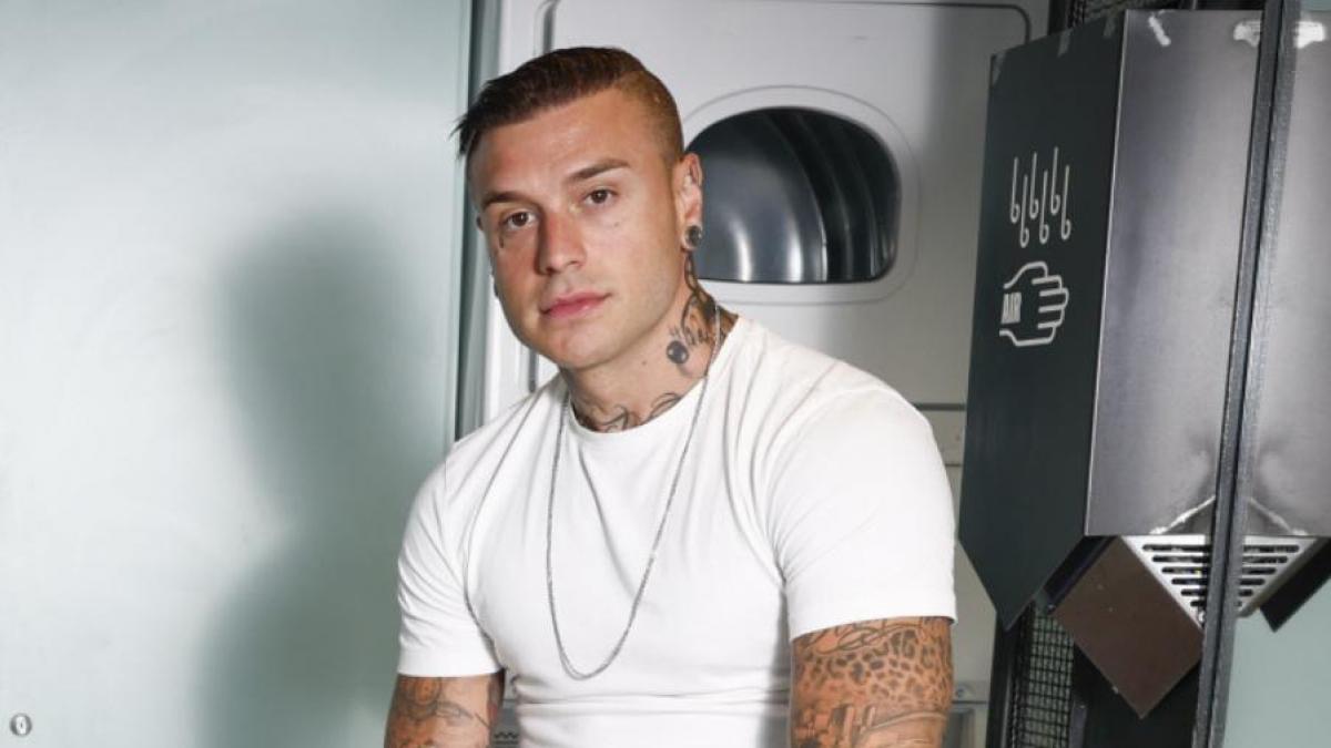 El actor Adrián Rodríguez vuelve a ingresar en rehabilitación por sus adicciones: &quot;Estaré completamente incomunicado&quot;