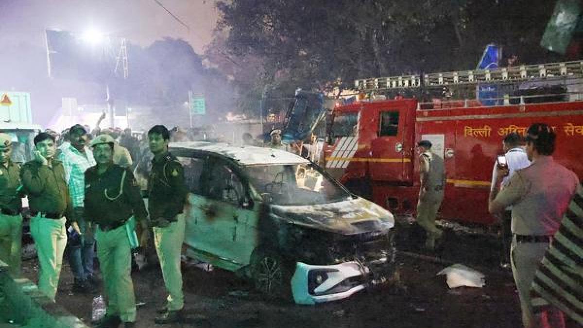 Al menos 8 muertos y 15 heridos por la explosión de un vehículo cerca del Fuerte Rojo de Nueva Delhi (India)