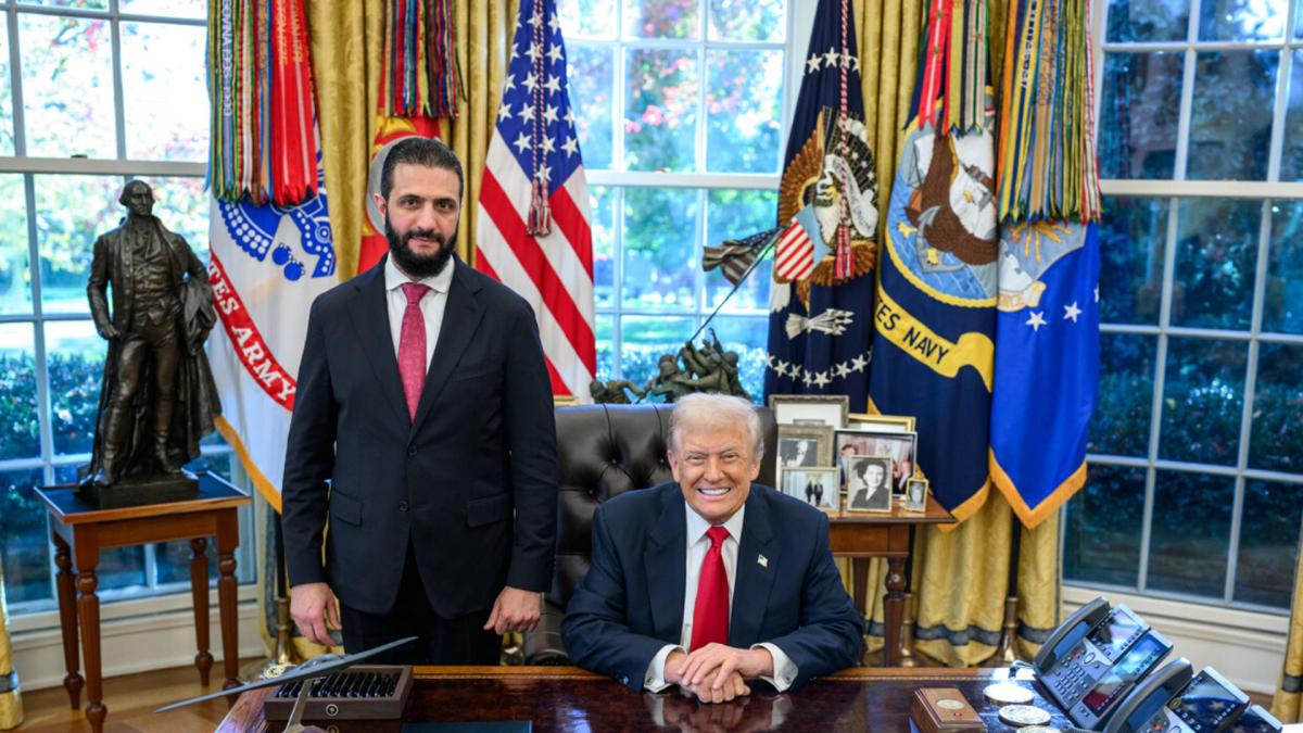 Al Sharaa, del &quot;se busca&quot; por yihadista a invitado de Trump y socio en la lucha contra el ISIS