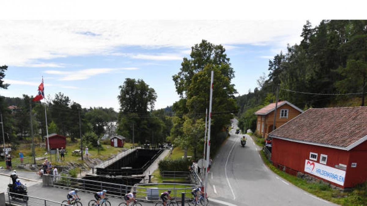 Sorpresa entre los vecinos por tener que pagar el cambio de las tuberías de agua y el alcantarillado