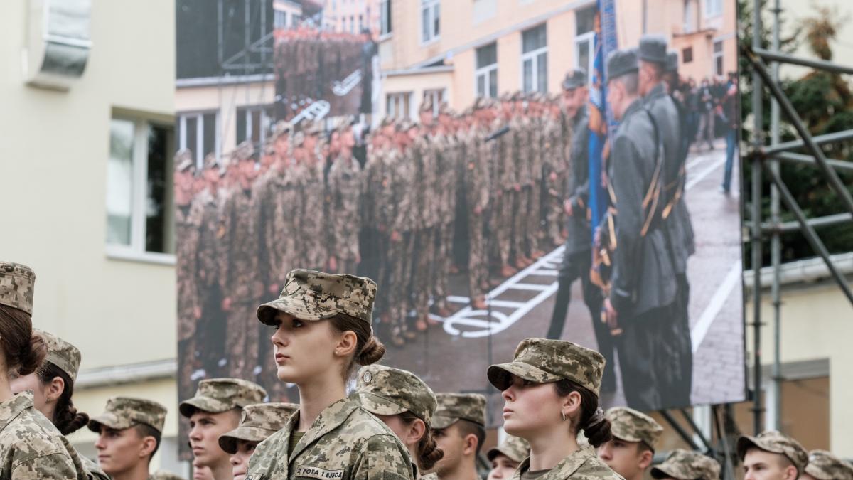 Las mujeres ucranianas se unen cada vez más al ejército para luchar contra Rusia: &quot;Formo parte de este país y necesito ayudar&quot;