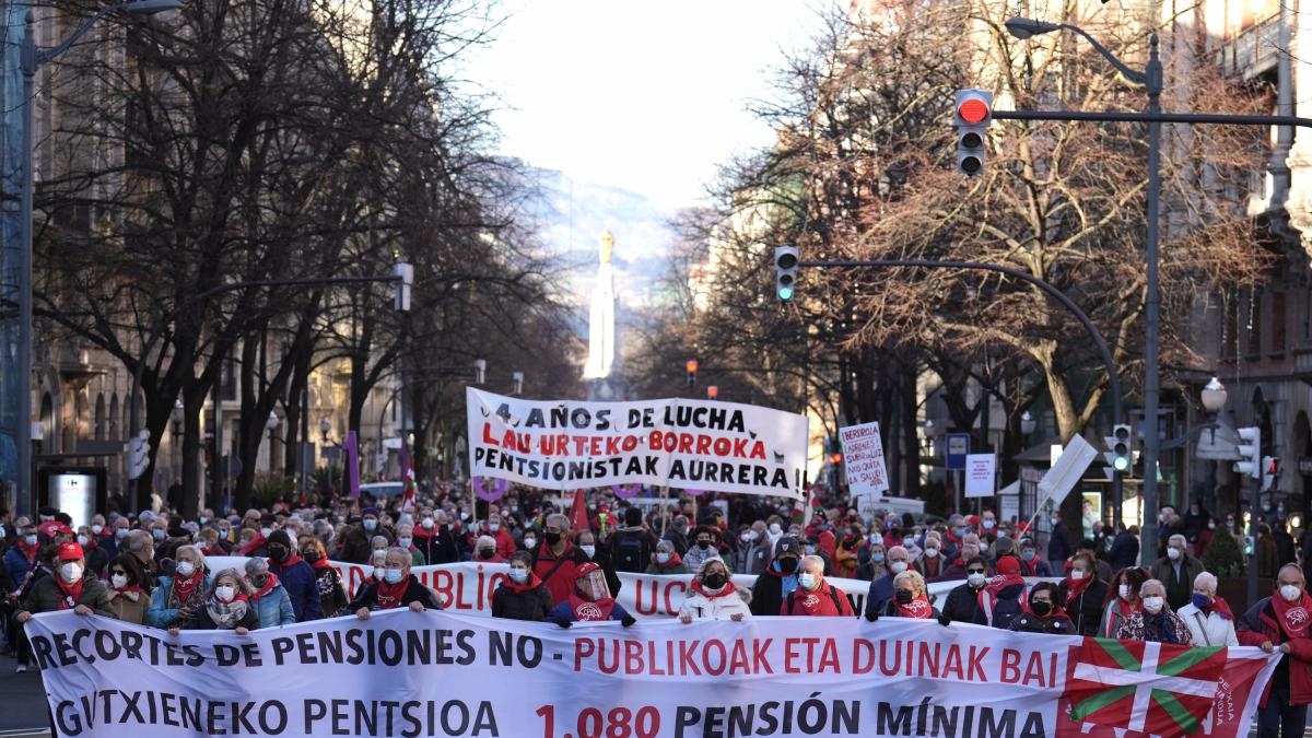 Eli, jubilada de 75 años con una pensión de 840 euros:  A puro huevo estamos. Tienes que pagar la luz, el agua, el gas, las basuras 