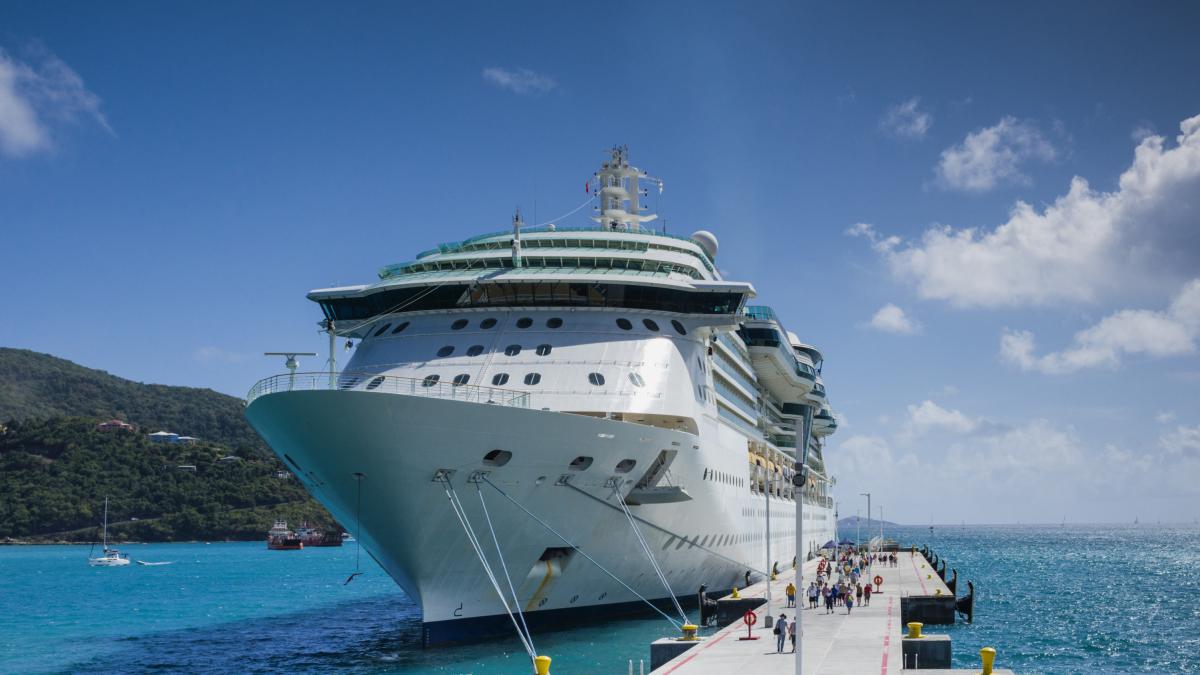 Mueren tres personas en un crucero por el Atlántico a causa de un brote de hantavirus: el barco espera llegar a Canarias en los próximos días