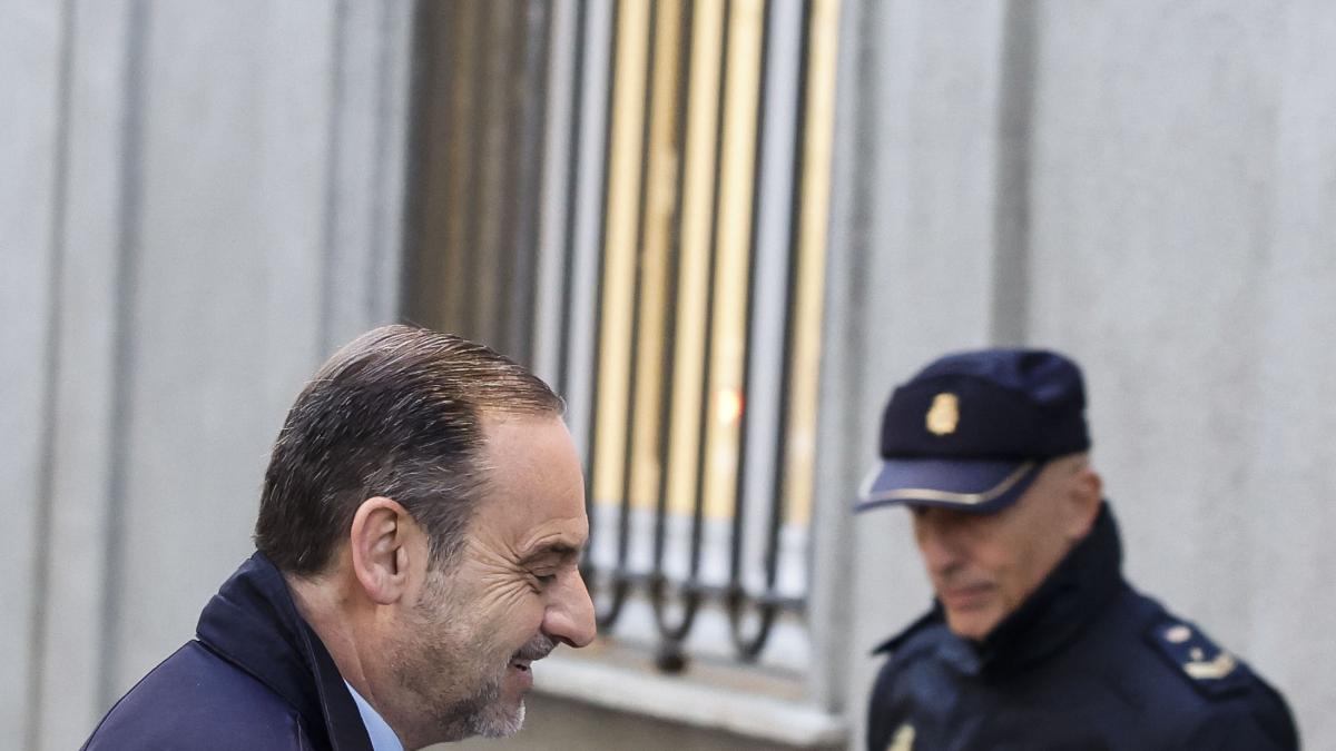 Desde Almeida hasta Rufián: así ha reaccionado la política a la entrada en prisión de Ábalos