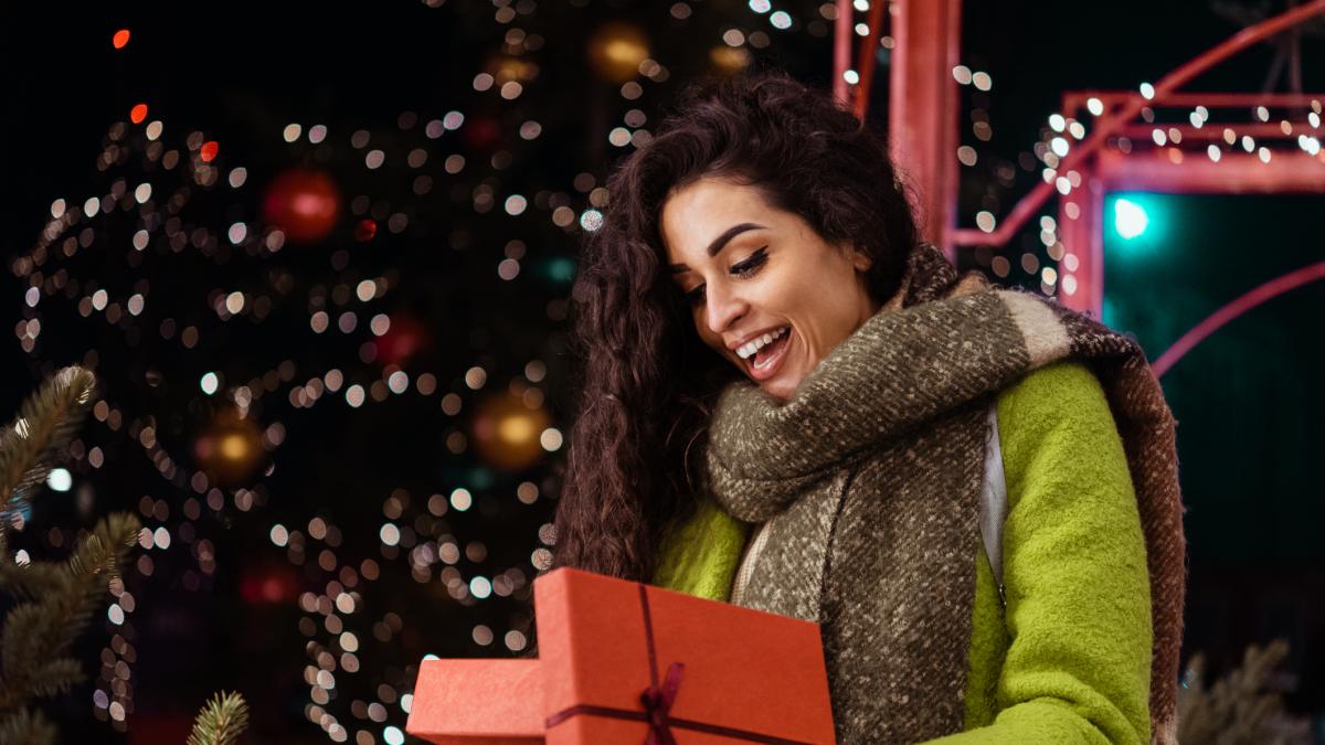 Un estudio señala por qué los regalos mal envueltos dan mayores alegrías