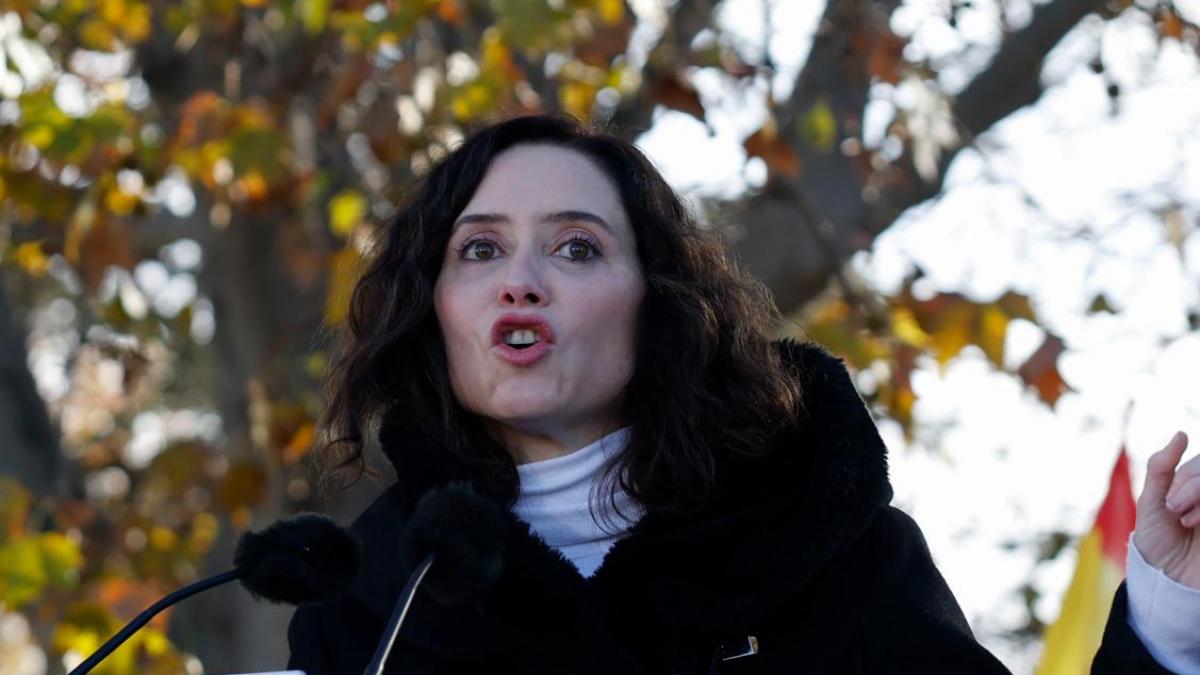 Ayuso dice que ETA  está preparando su asalto al País Vasco  y un historiador le da un repaso histórico