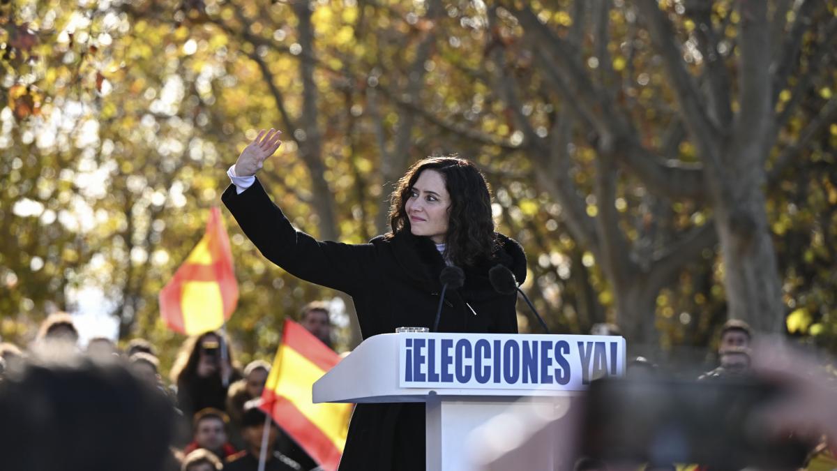 El economista Julen Bollain es tajante sobre el discurso de Ayuso en la manifestación del PP:  Lo peor no es que suelte estos disparates... 