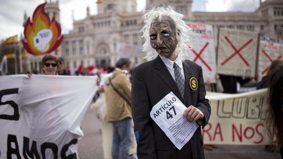 Las deudas de la democracia: artículos de la Constitución española que siguen sin cumplirse 47 años después