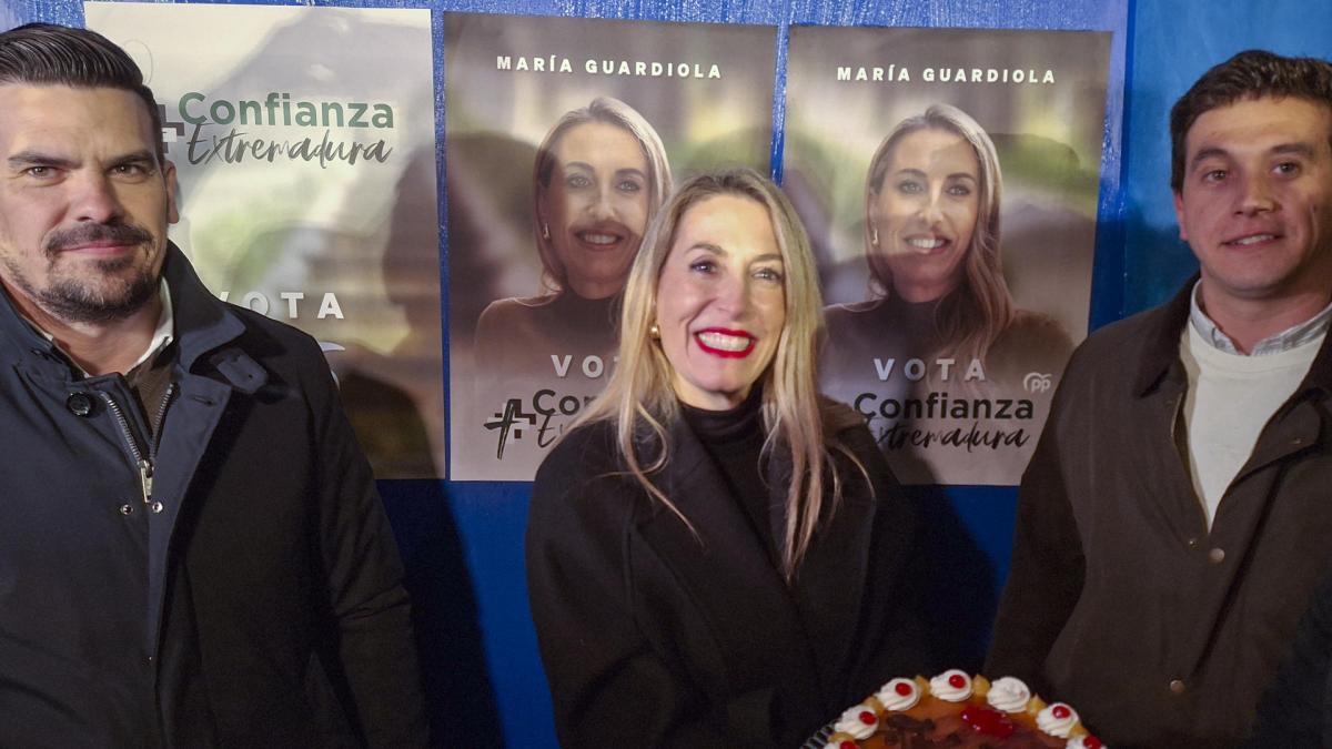 El PP arranca la campaña extremeña temeroso de Vox:  Antes apuntábamos a los 32 escaños. Ahora, llegar a 30 sería un logro 