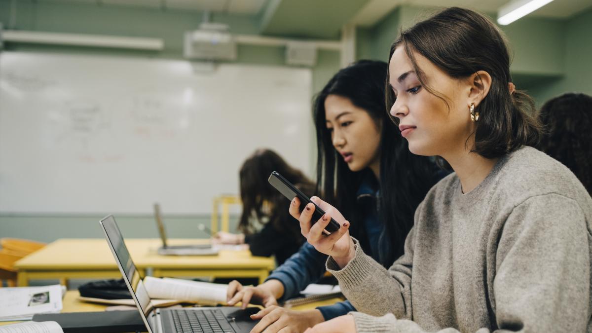Los neurocientíficos advierten de que el "ayuno de dopamina" que se vende en redes sociales para la concentración "es una tontería": la dopamina es para aprender