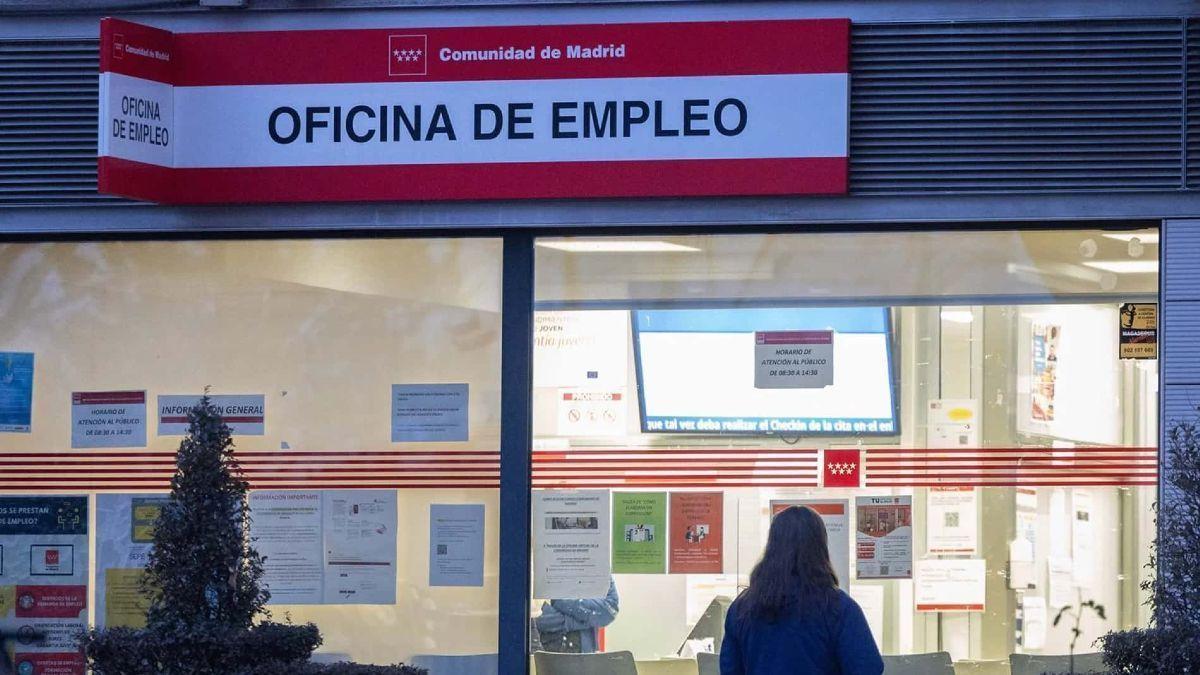 El paro sube en 3.584 personas en febrero, su mayor alza en este mes desde 2021, por el desempleo joven
