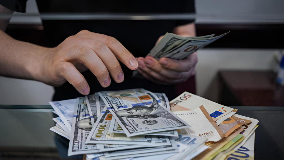 Xavi Abat, abogado: "No firmaría ni 10.000 euros al mes de sueldo fijo: prefiero ganar poco a veces y mucho otras porque la adrenalina de montar cosas no tiene precio"