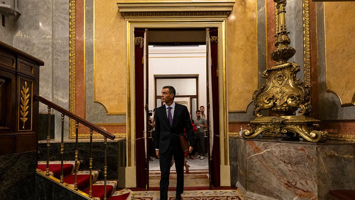 La subida de las pensiones y las medidas del escudo social podrían decaer este martes en otra dura votación para Sánchez