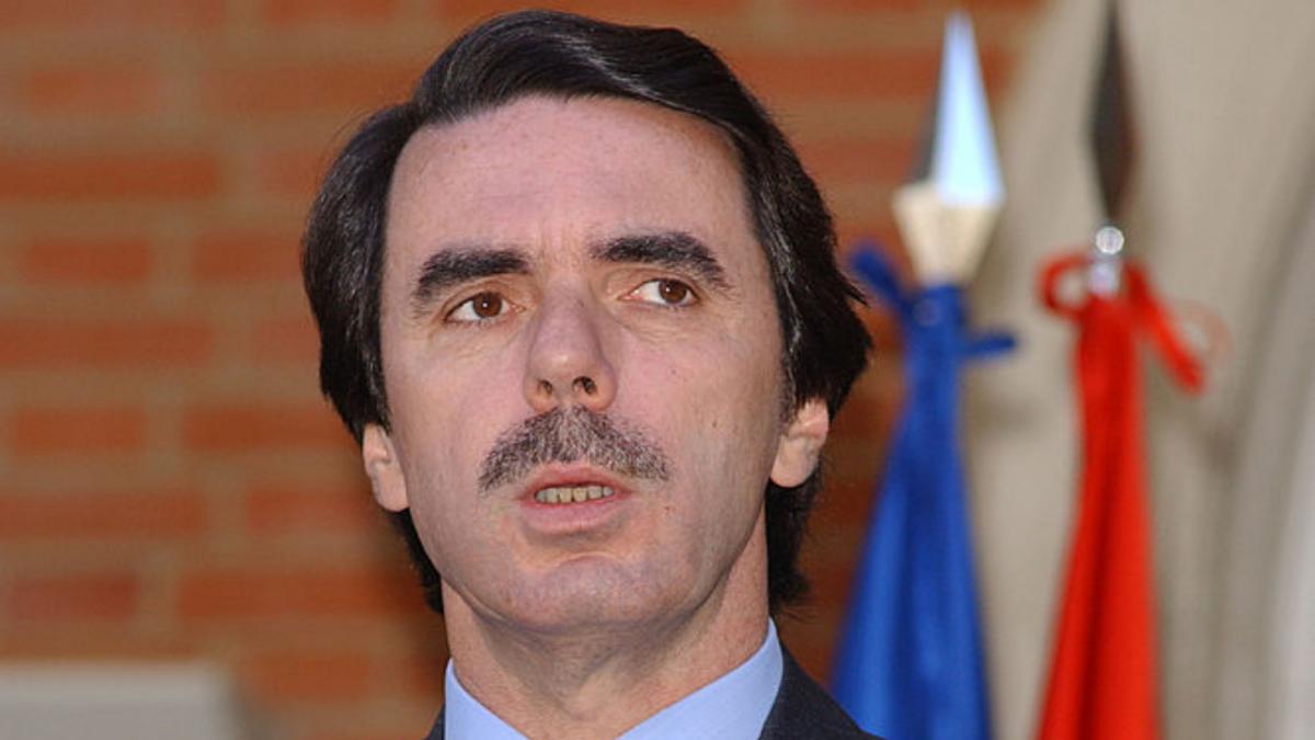 Ernesto Ekáizer escucha lo que dice Felipe González sobre lo que pasa en España y recupera esta recordada frase de Aznar