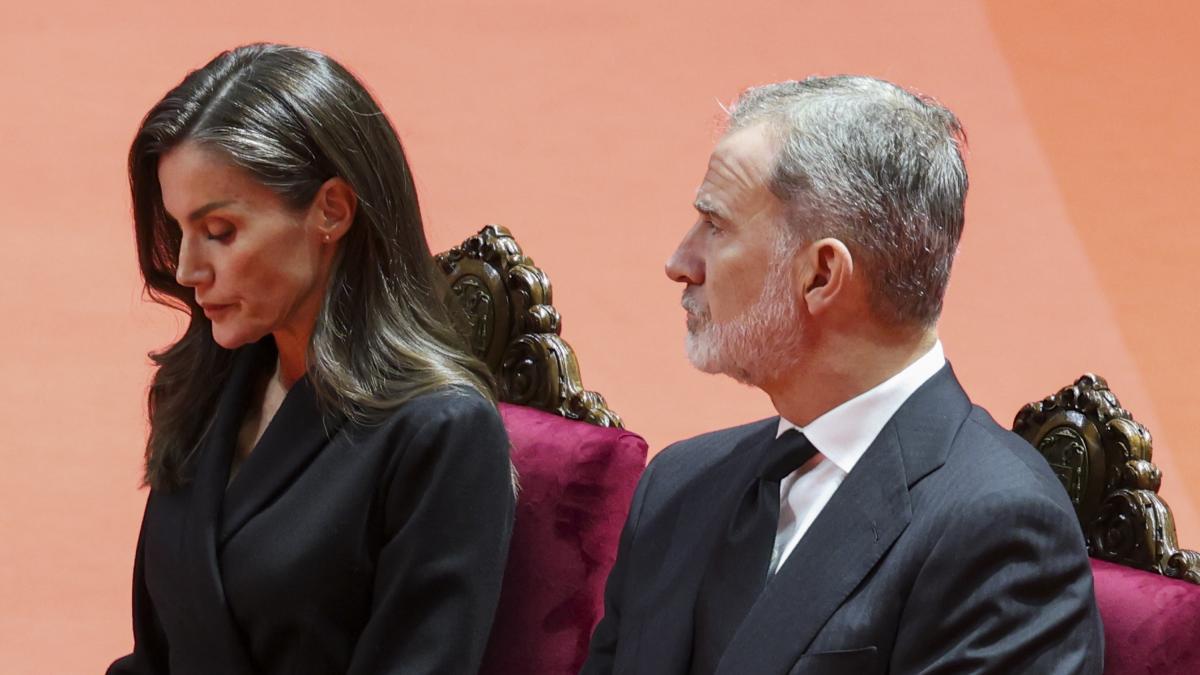 Misa funeral por las víctimas de Adamuz: el gesto de Felipe y Letizia y el discurso de una familiar: 'Gracias incluso a los que nos acompañáis por agenda'