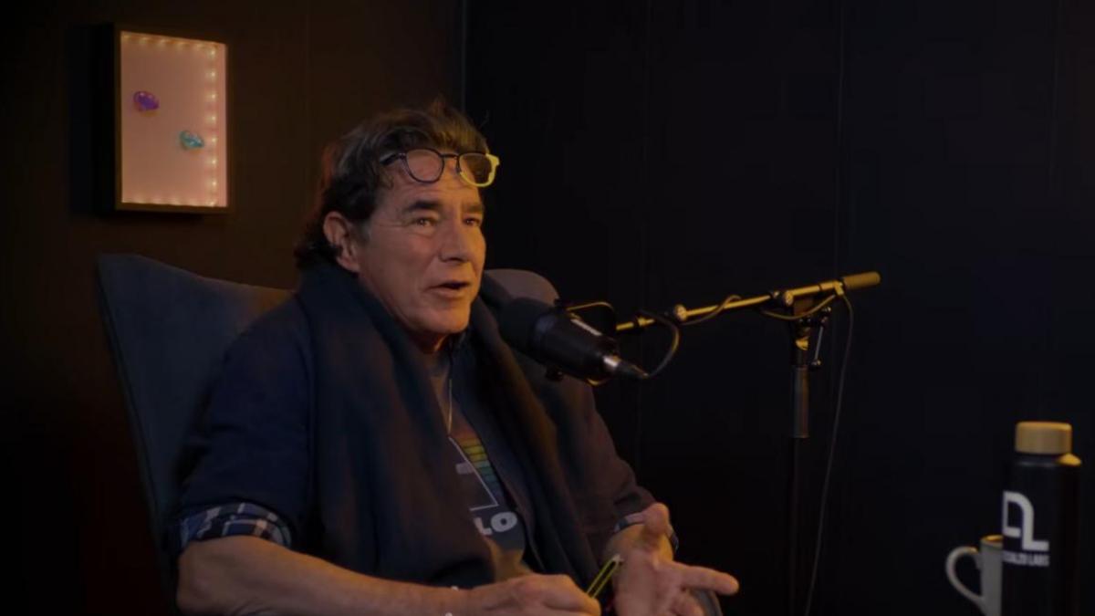 Javier, médico de urgencias con 32 años de experiencia:  Te están pagando 2.400 euros, no digo que no sea un sueldo en condiciones, pero estamos hablando de salud 