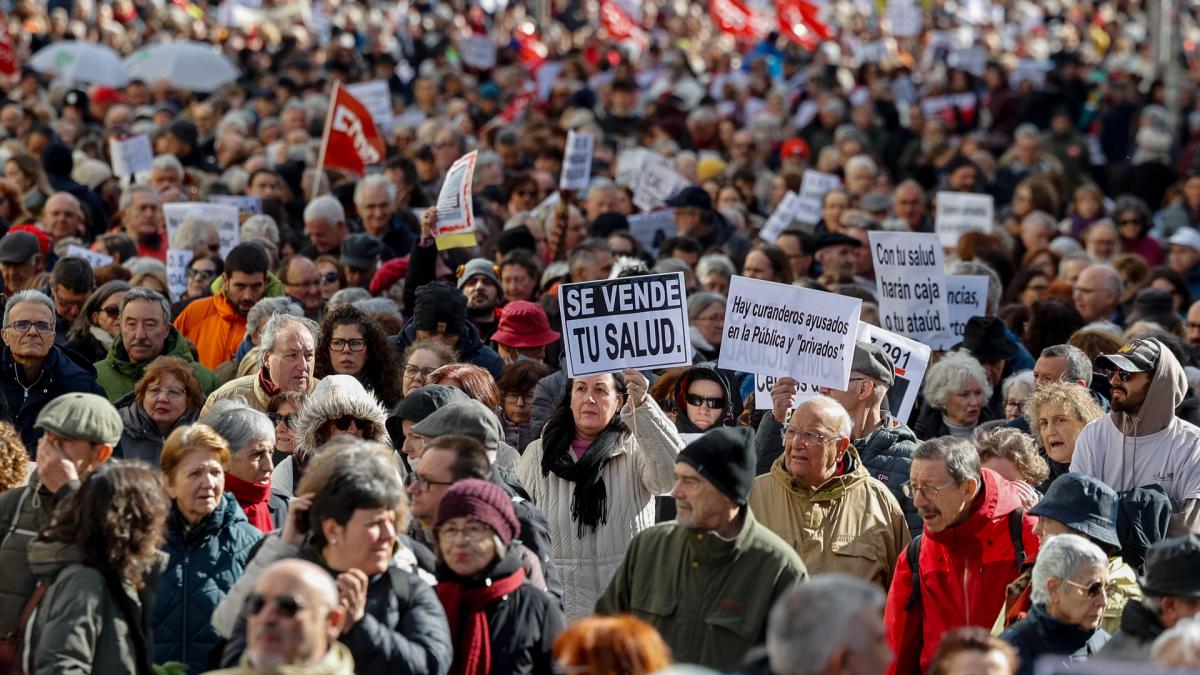 Miles de personas salen a las calles de Madrid contra el 'deterioro ...