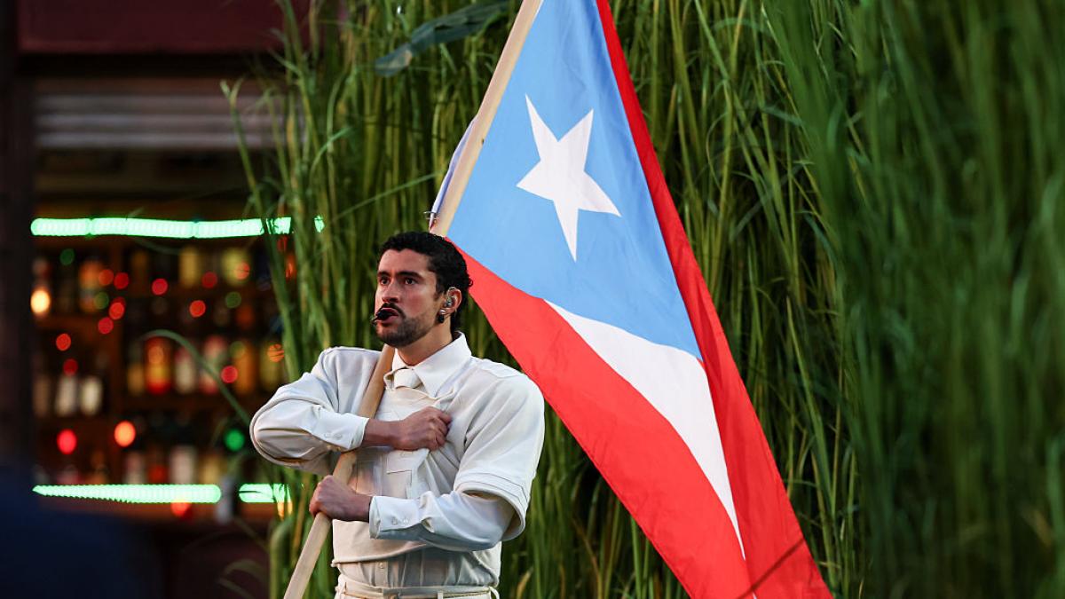 "Seguimos aquí": Bad Bunny reivindica a la comunidad latina en la Super Bowl con el baile como antídoto contra el odio