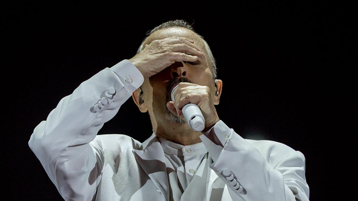 Miguel Bosé felicita a la selección española de fútbol sala y remata con una dedicatoria a Pedro Sánchez y su medida con las redes sociales