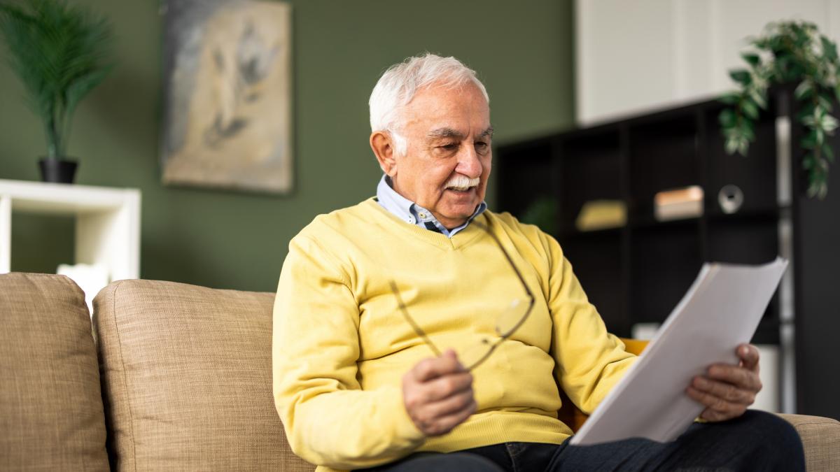 Una empresa de telecomunicaciones le niega un contrato de fibra óptica a un hombre de 87 años: "Cuando mencioné mi año de nacimiento se sintió incómodo"