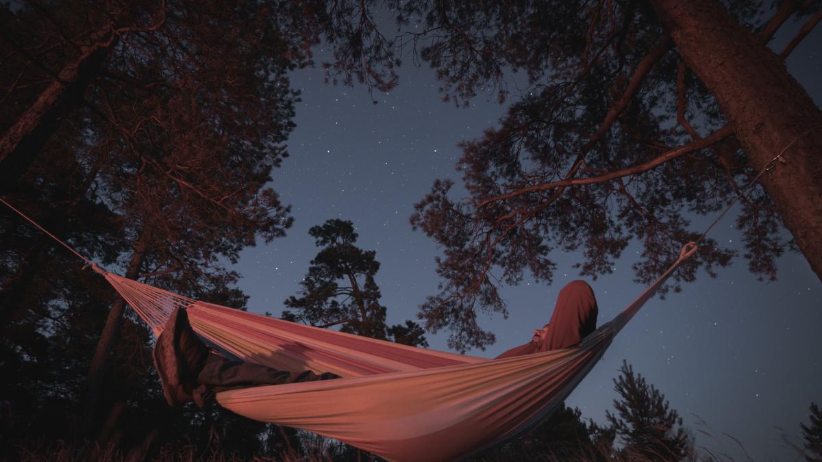 Mikel pasa la noche al aire libre en hamacas en invierno: “Maravilloso, la verdad. Dormí 8 horas y media sin parar