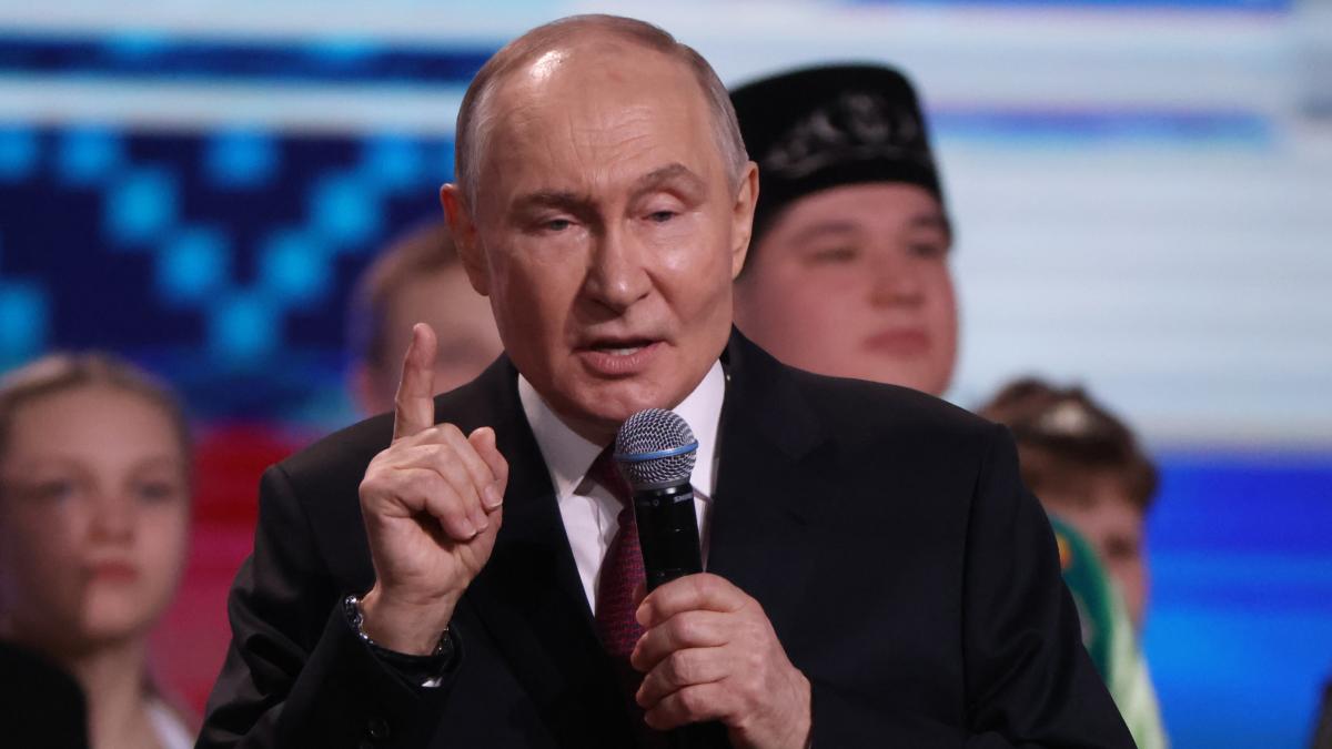 El "botón del pánico" de Putin: podrá apagar todo internet y los teléfonos en Rusia con una sola orden