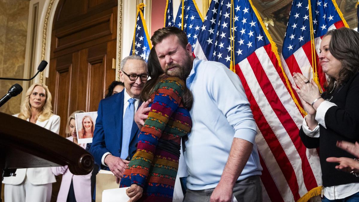 Los demócratas se mueven: una ley para que el abuso sexual no prescriba, en homenaje a las víctimas de Epstein