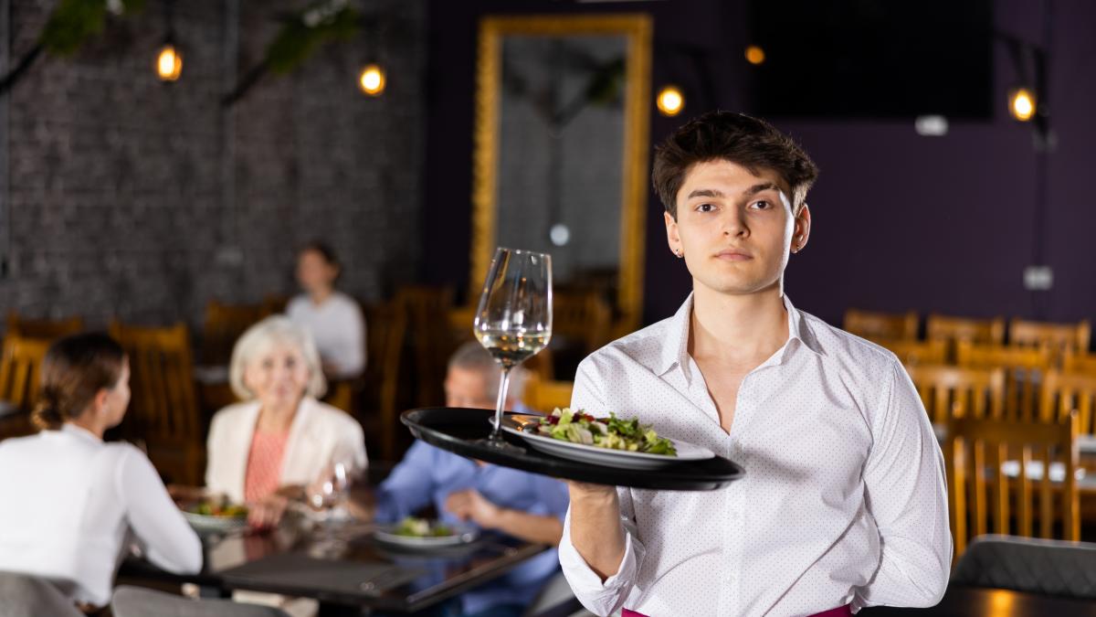 Jorge, español en Noruega: "Un camarero está ganando 2.400-3.000 euros y en restaurantes, como el mío, tienes la comida incluida"