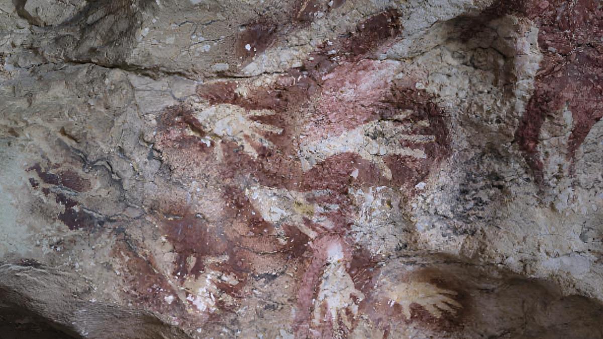 Descubren en plena selva la pintura rupestre más antigua del mundo: es 1.100 años anterior al registro anterior conocido, en España