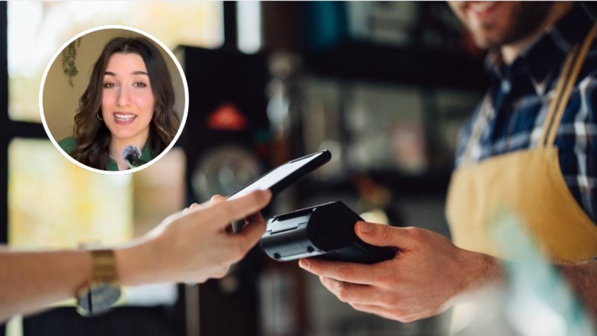 Una camarera señala algo que mucha gente hace al pagar y que a los trabajadores les pone de los nervios: "Sé que es con buena intención"