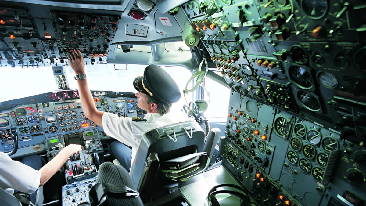 Savina, piloto de avión: "Podemos llevar gafas, pero no podemos ser daltónicos"