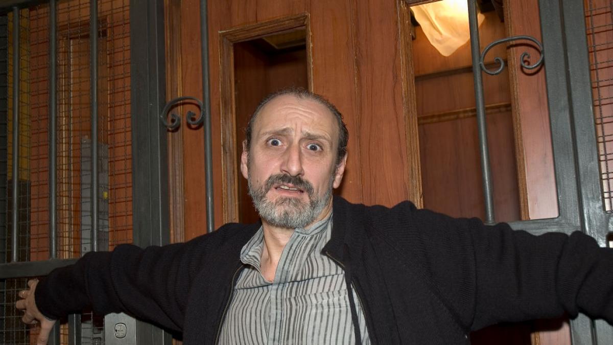 el-actor-jose-luis-gil-juan-cuesta-en-aqui-no-hay-quien-viva.jpeg