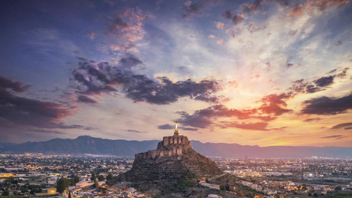 En Reino Unido creen que hay una ciudad española que es el "antídoto" perfecto contra los complejos turísticos superpoblado