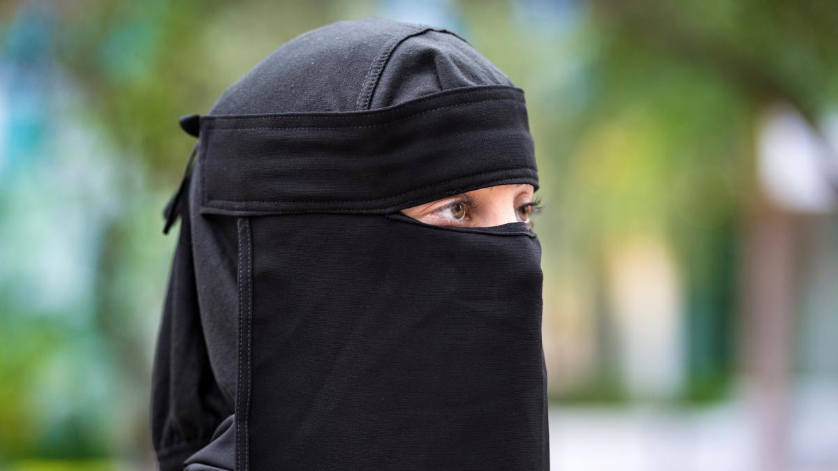 La prohibición del burka y el nicab, a debate en el Congreso: qué plantea la iniciativa de Vox y qué puede ocurrir