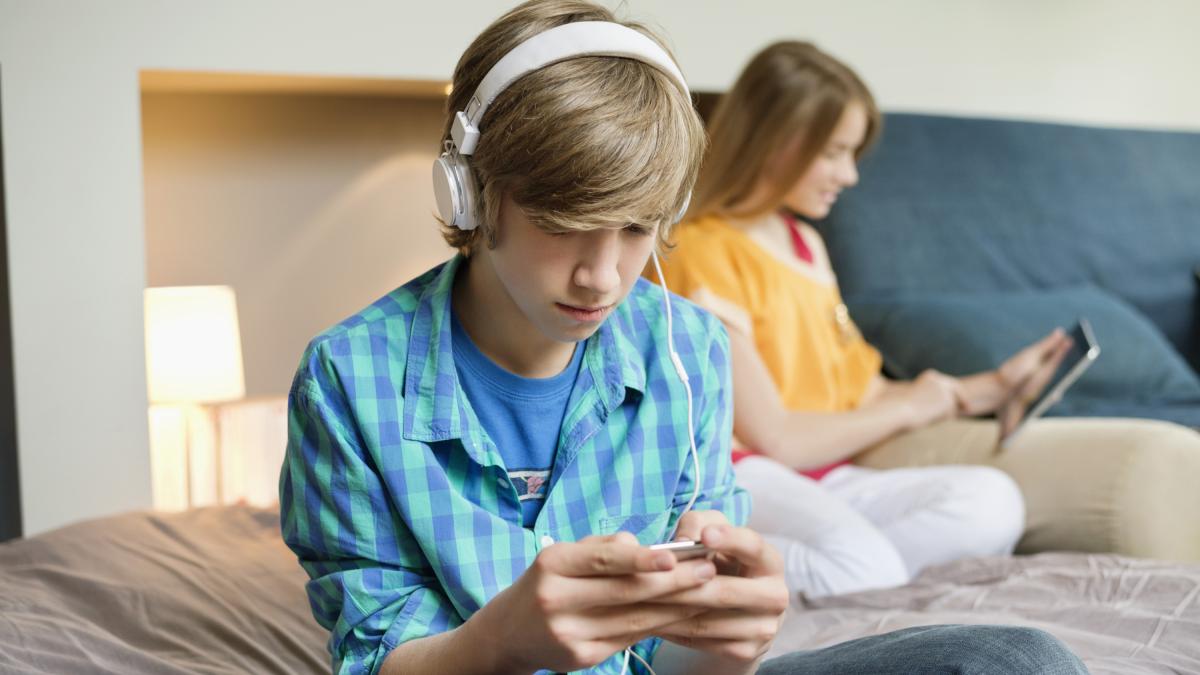 La generación Z está dejando el móvil y volviendo al iPod: las ventas de iPods reacondicionados suben un 15% anual desde que Apple lo descatalogó en 2022