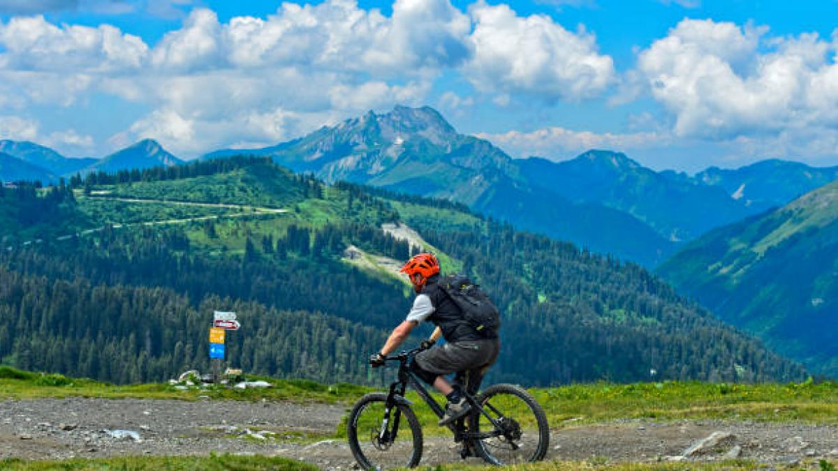 Los expertos militares derriban un mito: los ciclistas de enduro son mejores pilotos de drones de ataque que los jugadores de videojuego