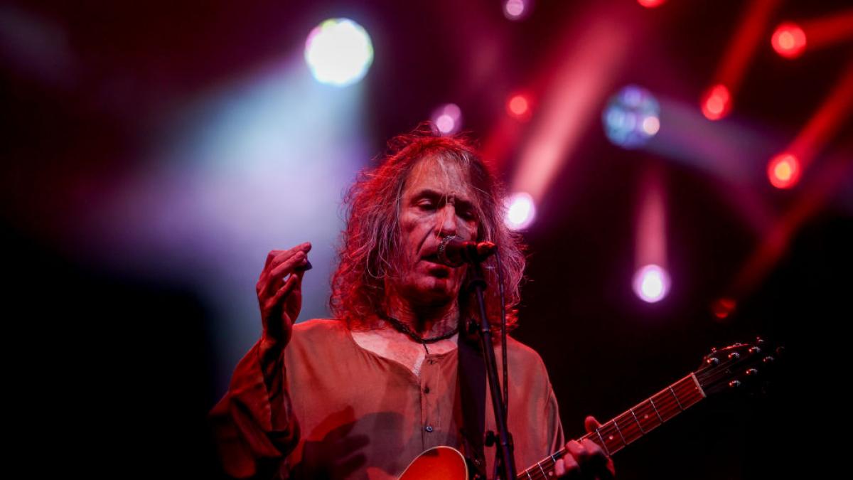 La familia de Robe Iniesta denuncia  faltas de respeto  en relación al uso de la imagen del artista:  Un circo de los horrores 