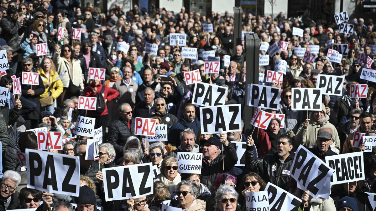 Miles de personas salen a la calle en España para gritar 'No a la ...