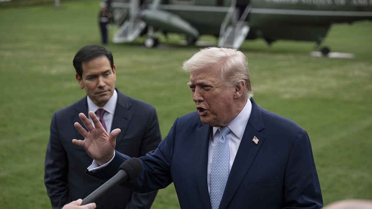 Trump publica un misterioso vídeo de una explosión masiva en plena guerra con Irán y deja a todos con la misma pregunta